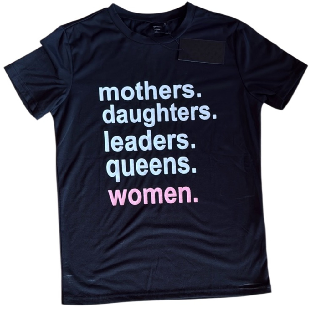 NWT WOMENS MOTHERS DAUGHTERS LEADERS QUEENS TSHIRT BLACK SIZE SMALL